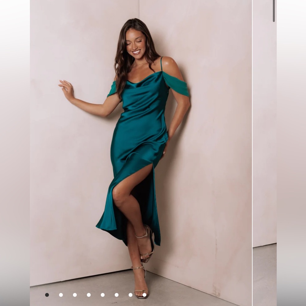 Reyna Off Shoulder Maxi Dress - Emerald Green